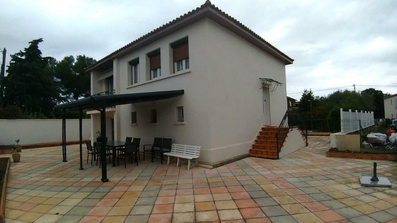 Maison De Charme Castries Exterior foto